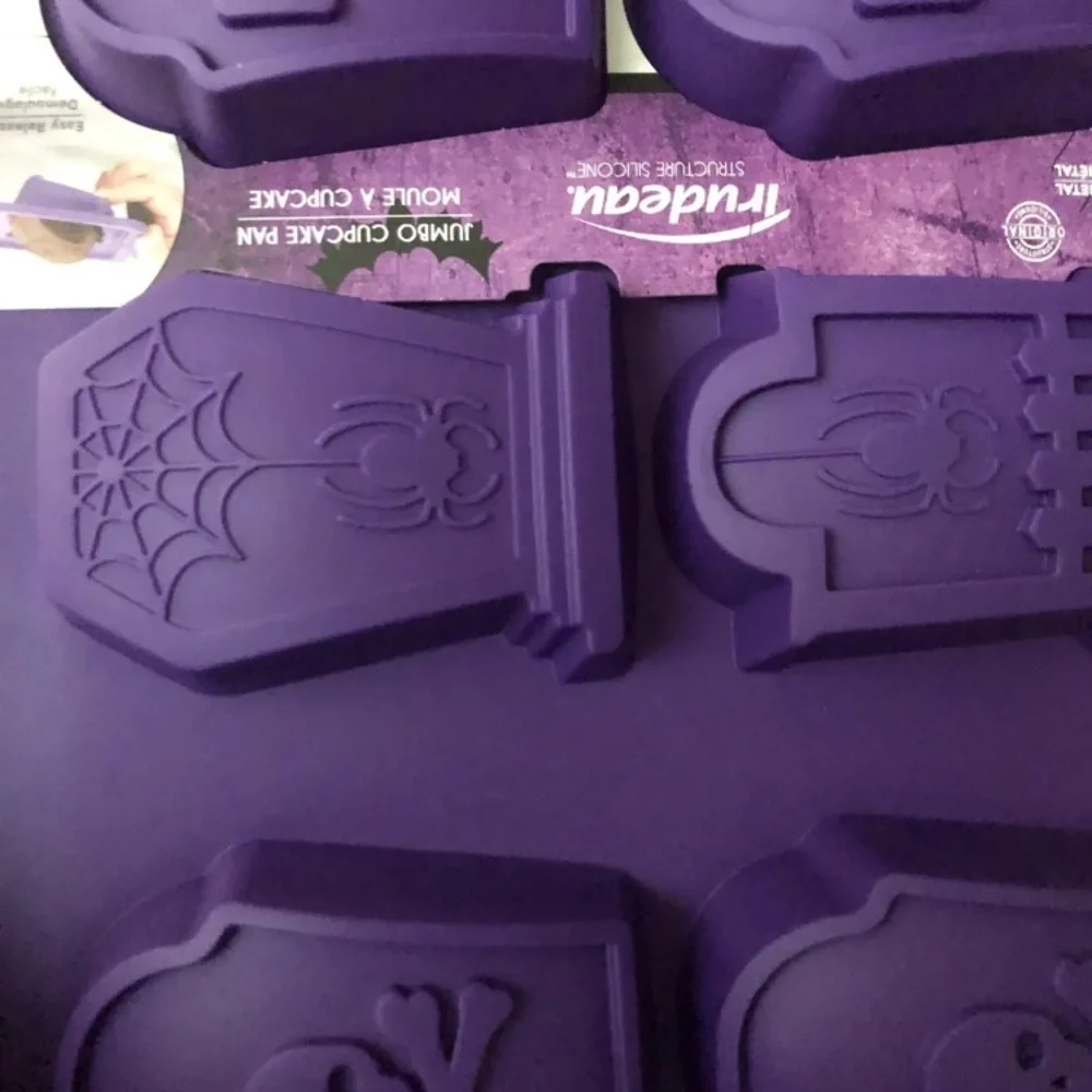 Trudeau Silicone 6ct Halloween Tombstone Jumbo CUPCAKE Baking Pan Mold Purple